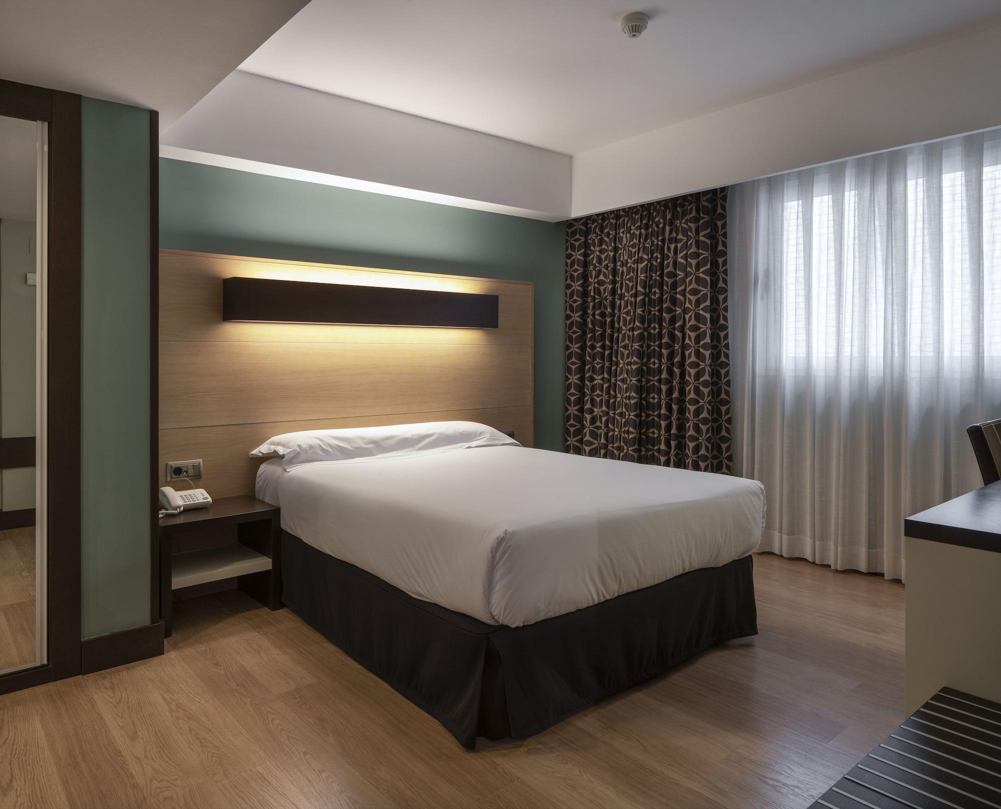 Hotel Ciudad De Logroño Zewnętrze zdjęcie