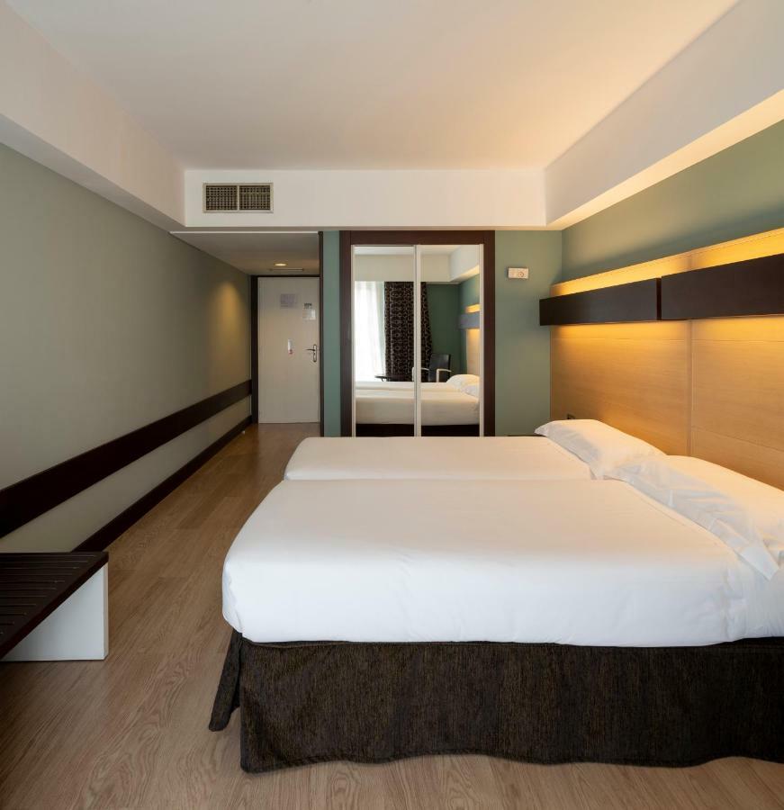 Hotel Ciudad De Logroño Zewnętrze zdjęcie